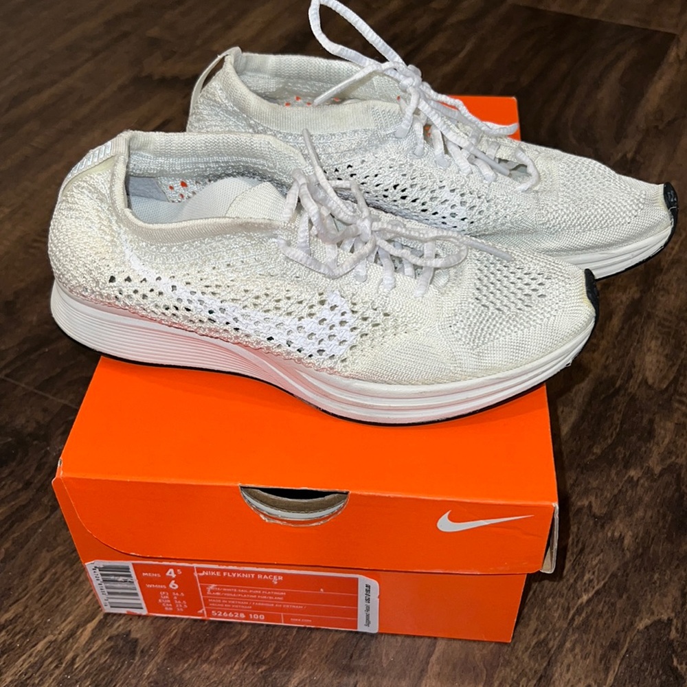 Nike Flyknit Racer 4.5 M 6 W Triple White Sail Pure Platinum
